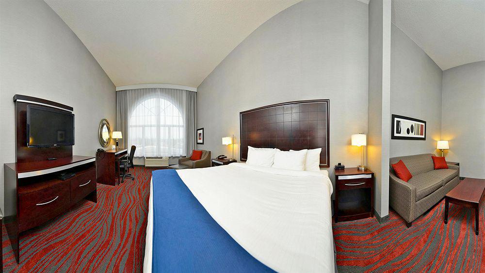 Holiday Inn Express Hotel & Suites Detroit-Utica By Ihg Exterior foto