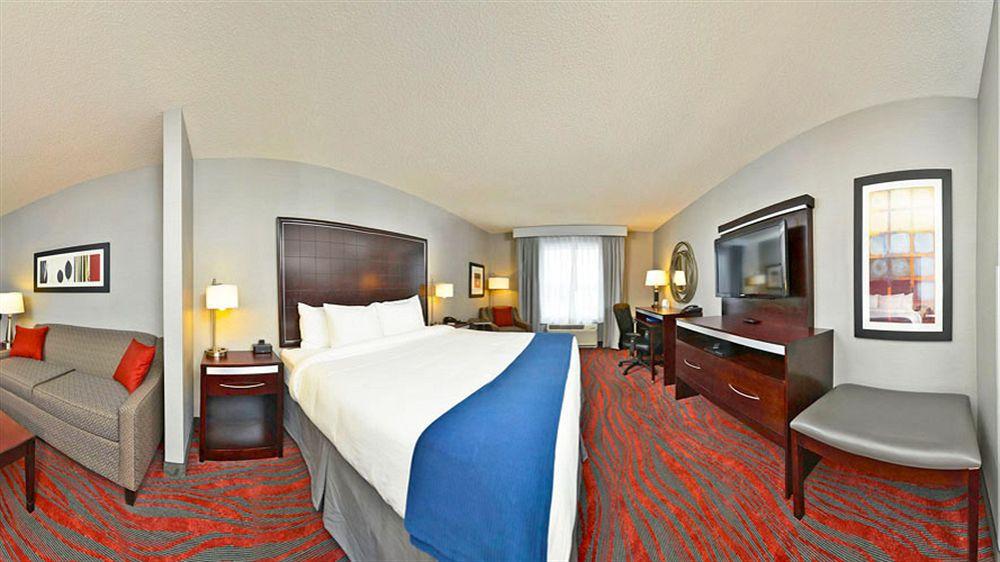 Holiday Inn Express Hotel & Suites Detroit-Utica By Ihg Exterior foto