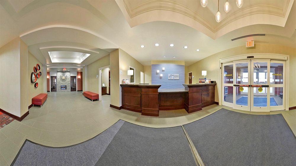 Holiday Inn Express Hotel & Suites Detroit-Utica By Ihg Exterior foto