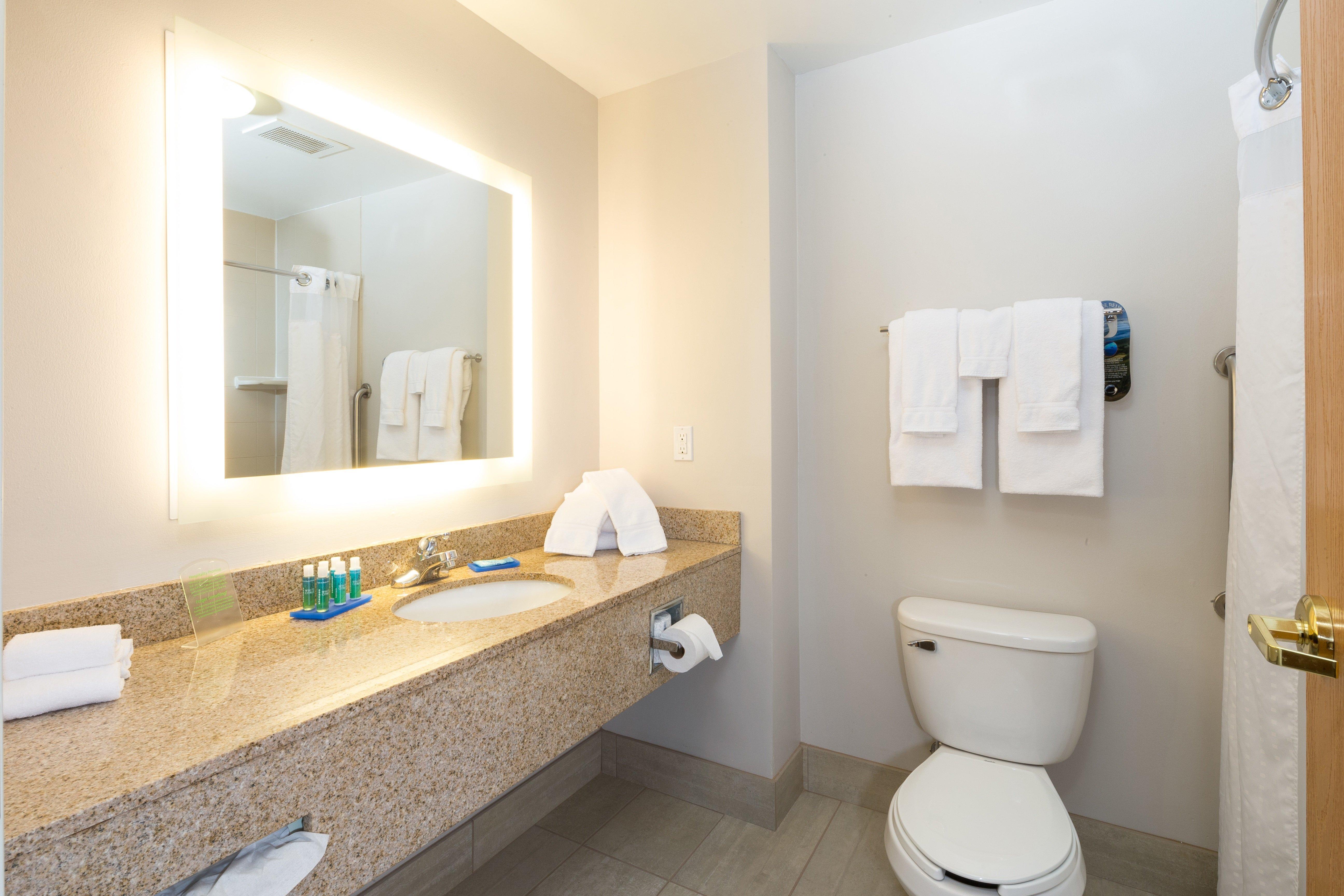 Holiday Inn Express Hotel & Suites Detroit-Utica By Ihg Exterior foto