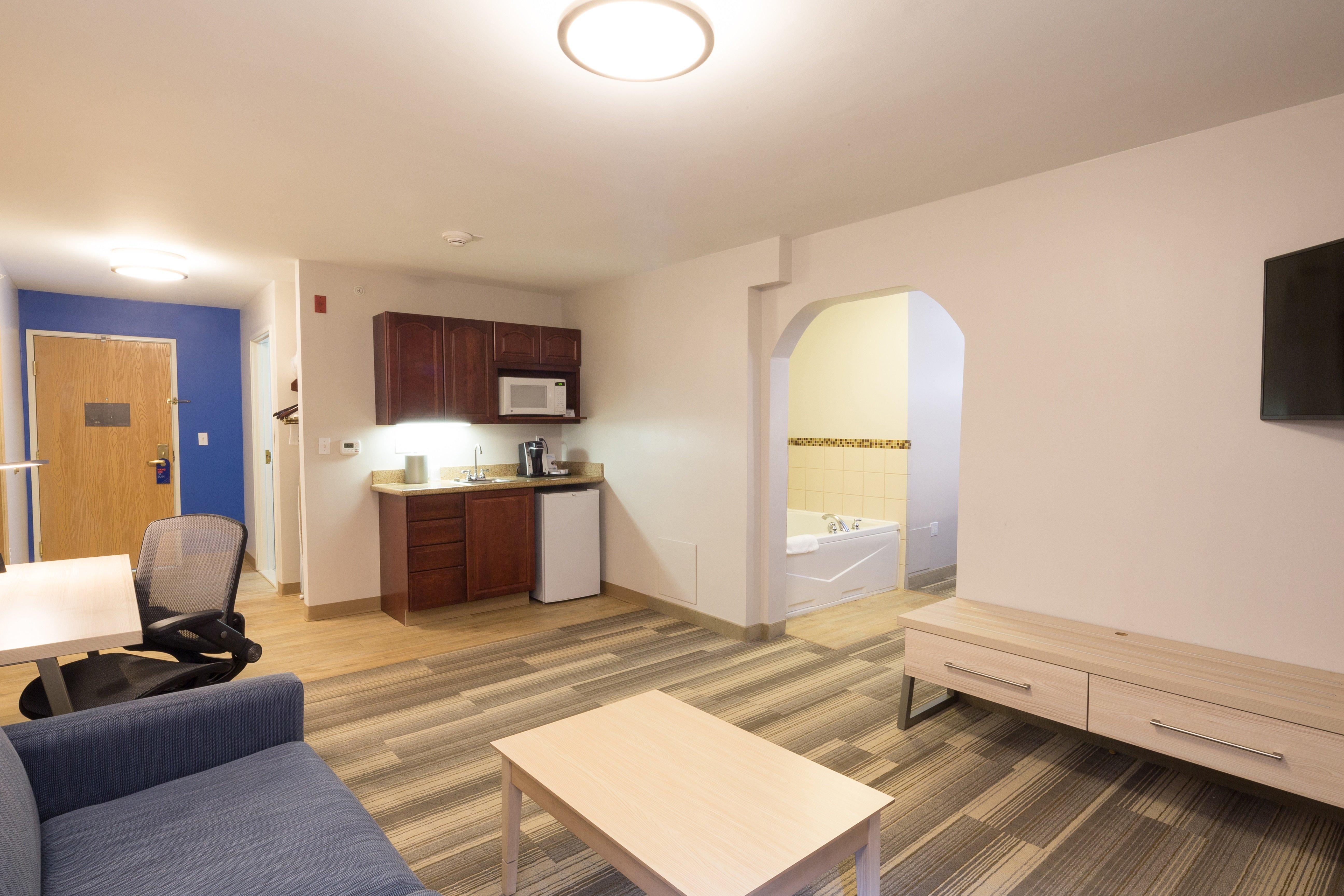 Holiday Inn Express Hotel & Suites Detroit-Utica By Ihg Exterior foto
