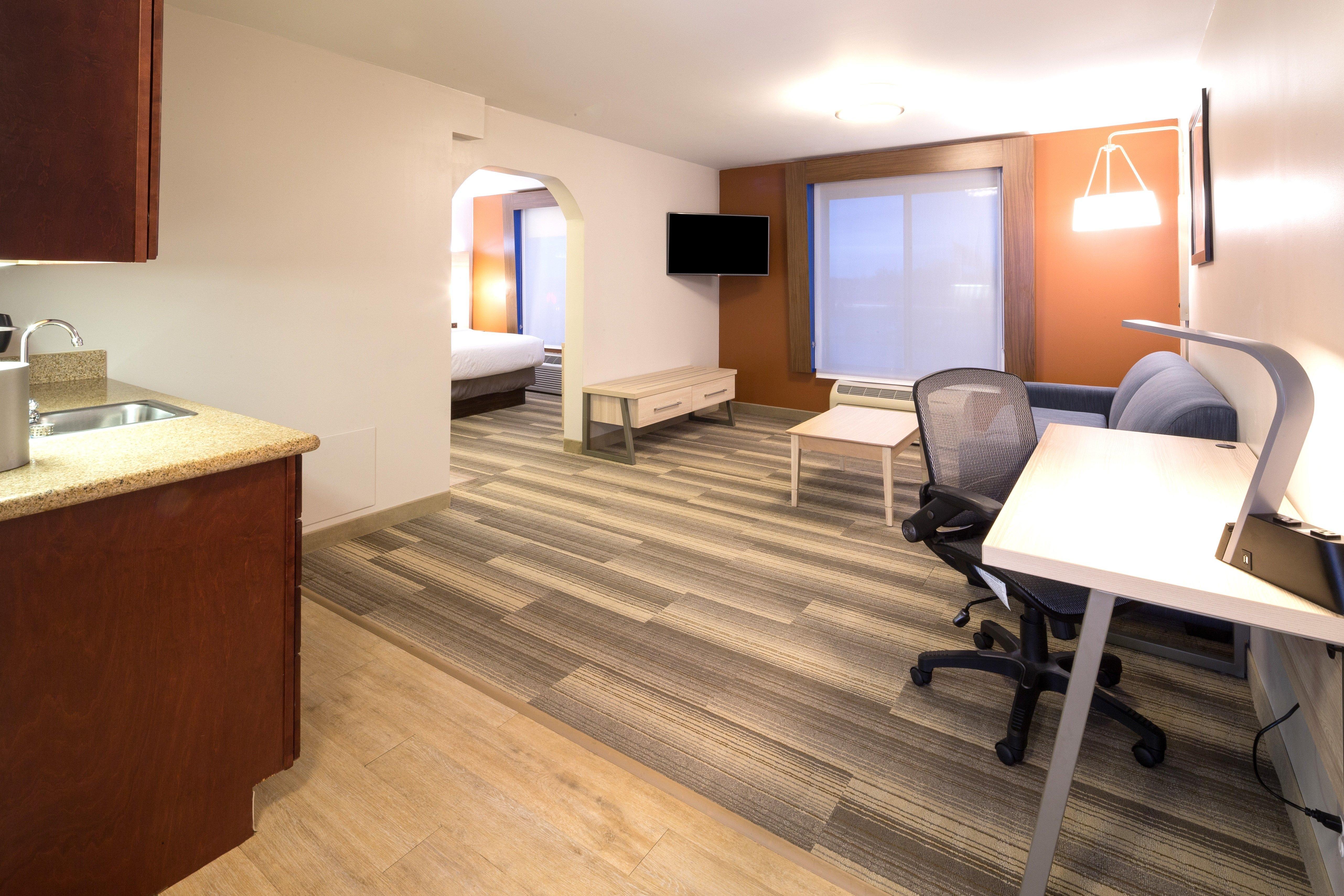 Holiday Inn Express Hotel & Suites Detroit-Utica By Ihg Exterior foto
