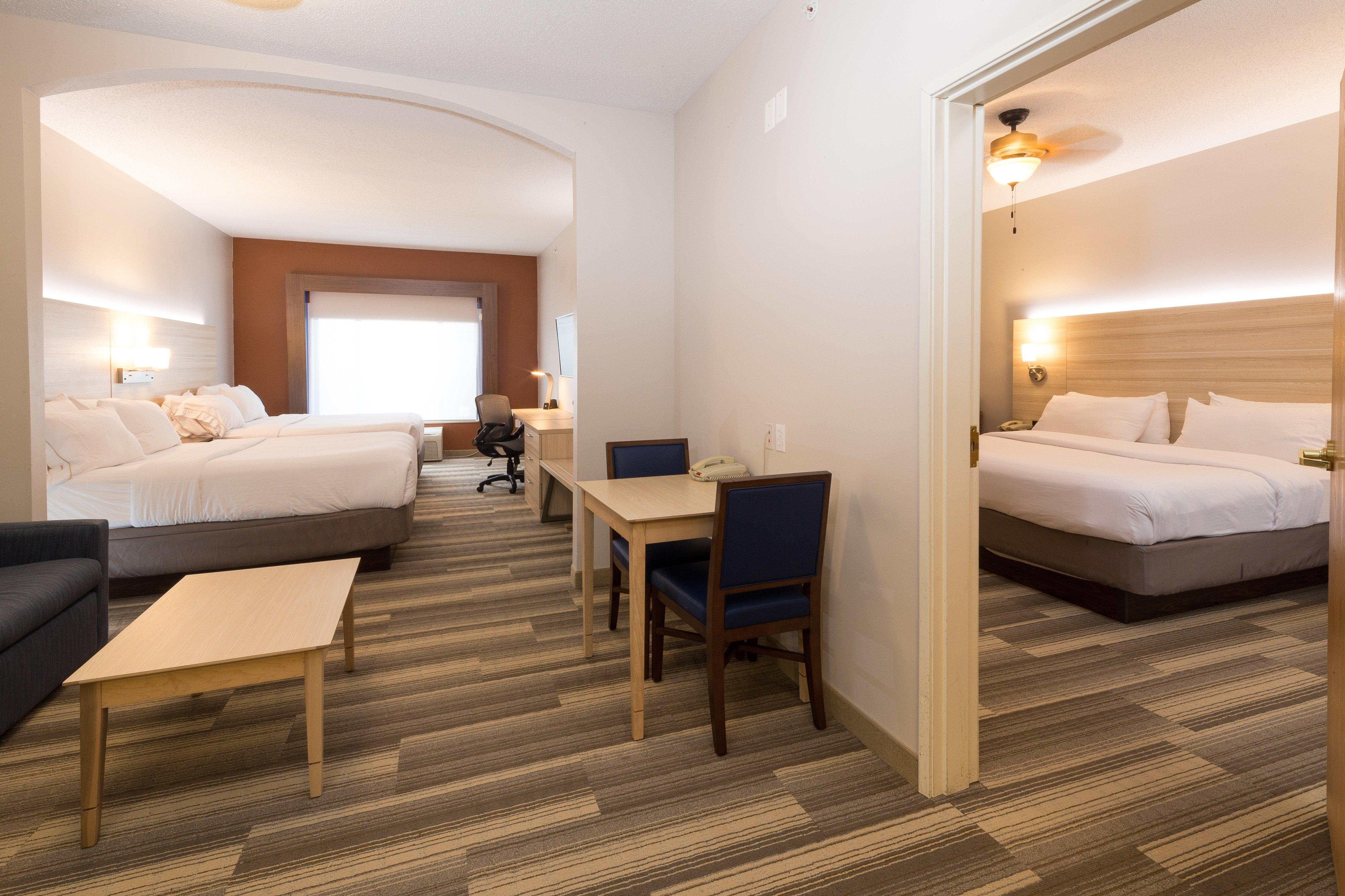Holiday Inn Express Hotel & Suites Detroit-Utica By Ihg Exterior foto