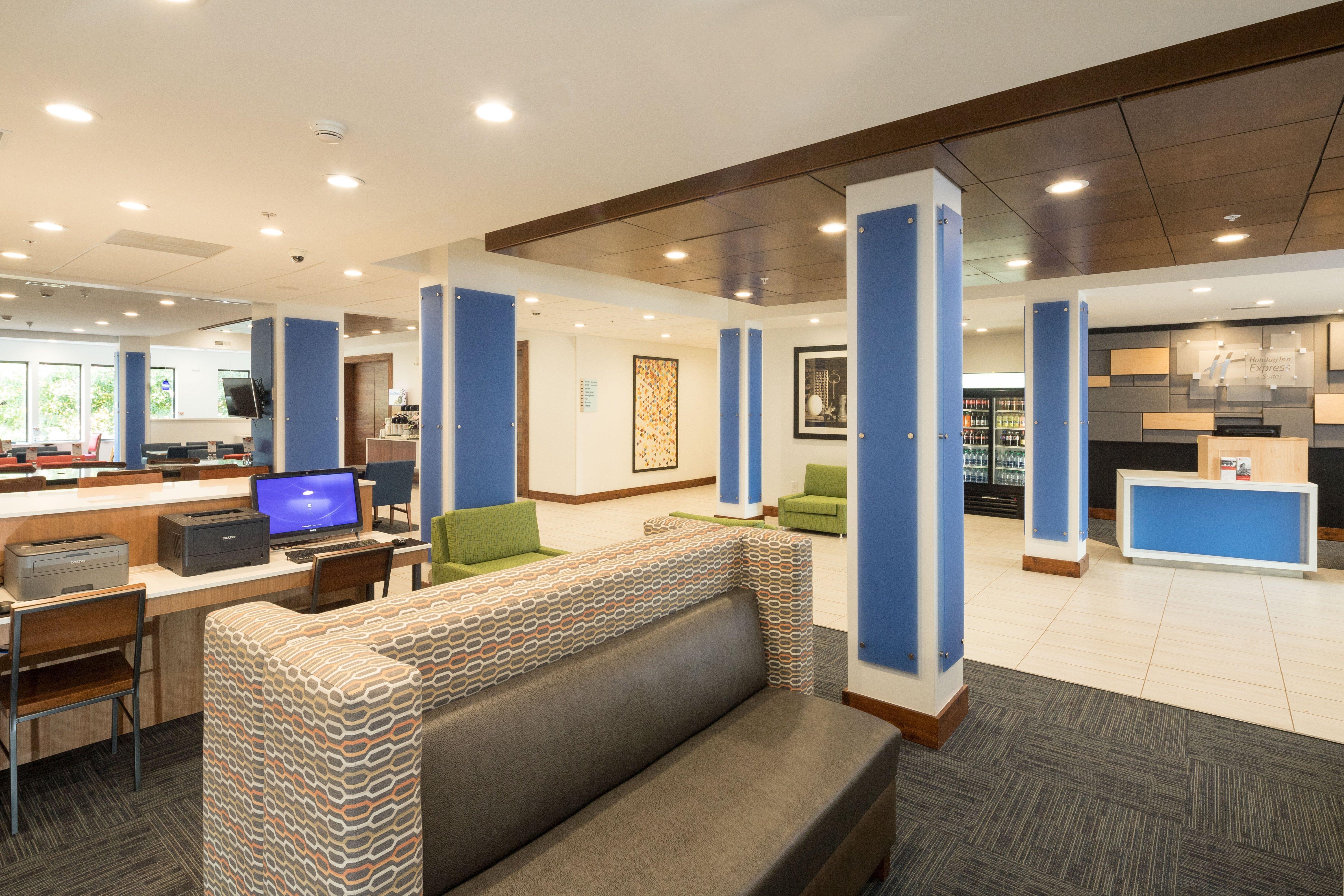 Holiday Inn Express Hotel & Suites Detroit-Utica By Ihg Exterior foto