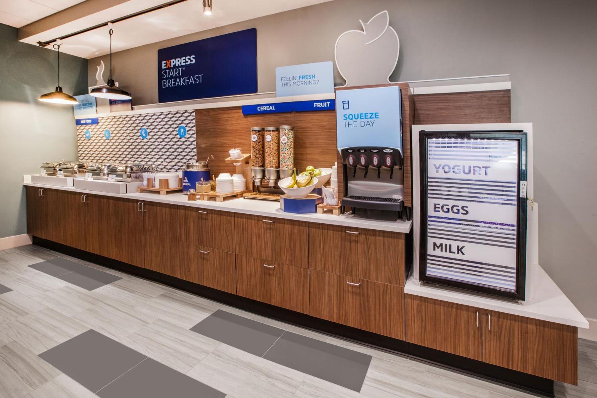 Holiday Inn Express Hotel & Suites Detroit-Utica By Ihg Exterior foto