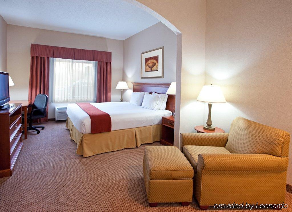 Holiday Inn Express Hotel & Suites Detroit-Utica By Ihg Exterior foto