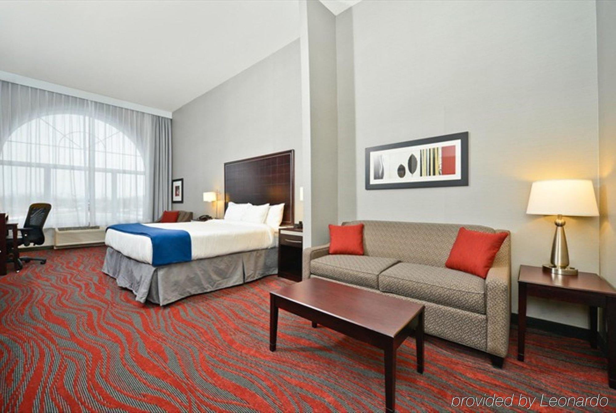 Holiday Inn Express Hotel & Suites Detroit-Utica By Ihg Exterior foto