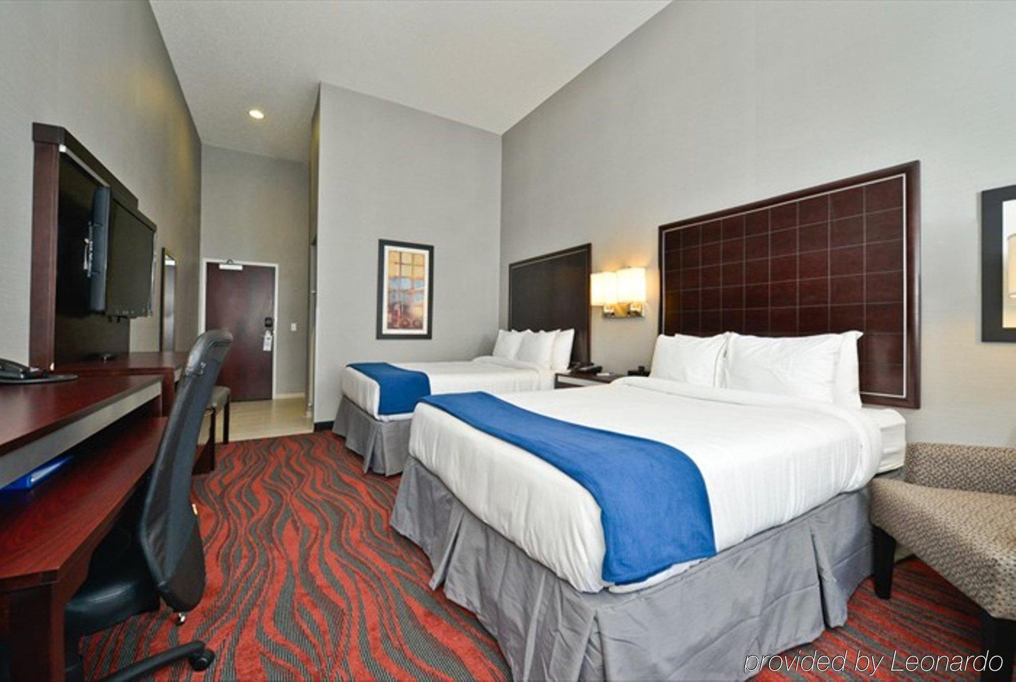 Holiday Inn Express Hotel & Suites Detroit-Utica By Ihg Exterior foto