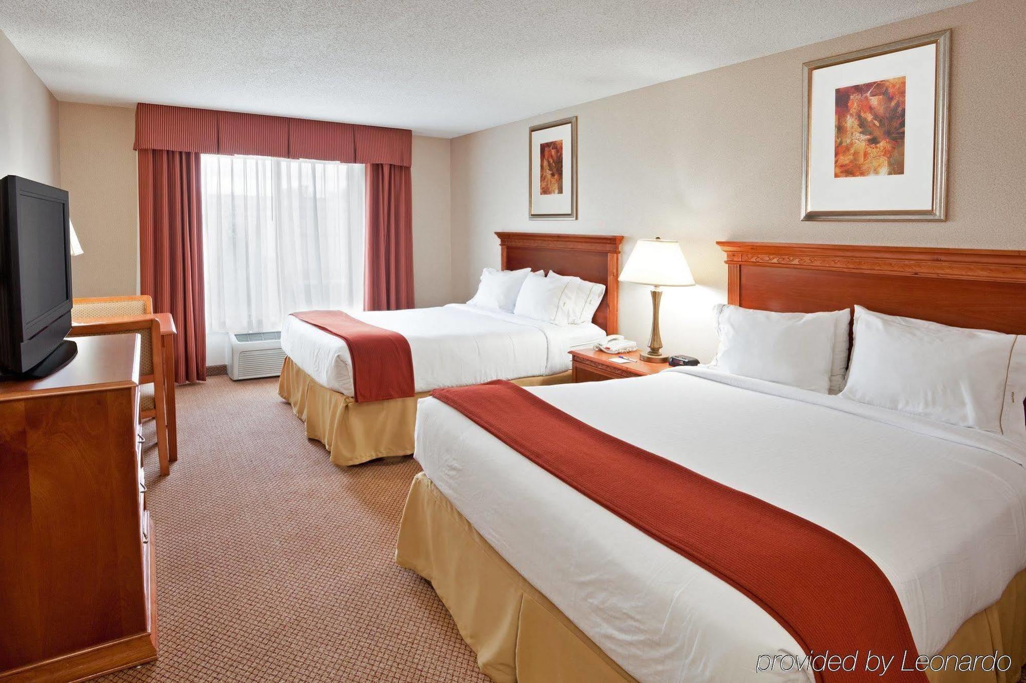 Holiday Inn Express Hotel & Suites Detroit-Utica By Ihg Habitación foto